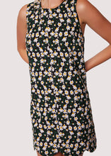 Load image into Gallery viewer, Chamomile Hills Mini Shift Dress | Black Daisy Aline