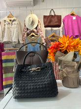 Load image into Gallery viewer, Blakely Woven Crossbody: Black