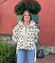 Load image into Gallery viewer, Steff | Floral Sherpa Vest