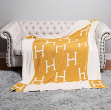 Load image into Gallery viewer, H Print | ComfyLuxe Blanket