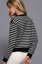 Load image into Gallery viewer, Sweater Kennedy | Buttoned Shoulder Stripe Sweater