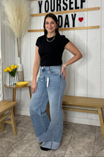 Load image into Gallery viewer, Denim Heidi | 90s Cuffed Hem High-Rise Jeans