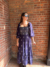 Load image into Gallery viewer, Dresses Collette | Navy Smocked Midi
