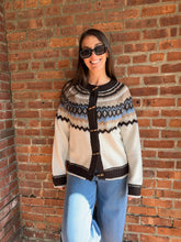 Load image into Gallery viewer, Sweater Fiona | Fair Isle Raglan Toggle Button Knit Cardigan