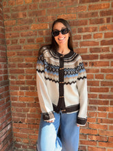 Load image into Gallery viewer, Sweater Fiona | Fair Isle Raglan Toggle Button Knit Cardigan