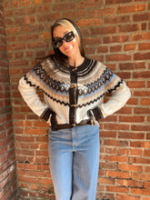 Load image into Gallery viewer, Sweater Fiona | Fair Isle Raglan Toggle Button Knit Cardigan