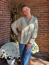 Load image into Gallery viewer, Tops Carter | Olive button down Shacket