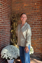 Load image into Gallery viewer, Tops Carter | Olive button down Shacket