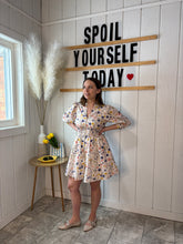 Load image into Gallery viewer, Dresses Emry | Cream Floral Zip Dress