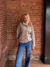 Load image into Gallery viewer, Sweater Caroline | Quilted Snap Pullover
