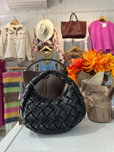 Load image into Gallery viewer, Bags Noreen Woven Clutch: Black