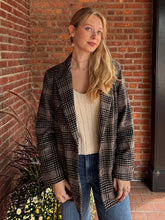Load image into Gallery viewer, Coats & Jackets Kingston Relaxed Plaid Blazer | Latte