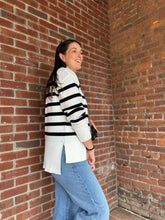 Load image into Gallery viewer, Sweater Alainie Sweater | Black Striped Large