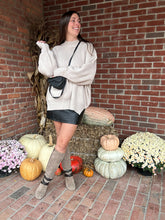 Load image into Gallery viewer, Sweater Sandy | Beige Oversized Sweater