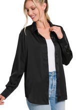 Load image into Gallery viewer, Tops Monica | Black Satin Button Up