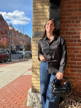 Load image into Gallery viewer, Tops Monica | Black Satin Button Up