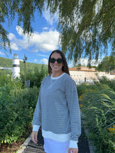 Load image into Gallery viewer, Tops Noah | Navy Striped