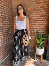 Load image into Gallery viewer, Tops Square Neck Tank | White