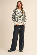 Load image into Gallery viewer, Olive Floral Pattern Knit Sweater
