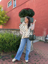 Load image into Gallery viewer, Steff | Floral Sherpa Vest
