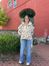 Load image into Gallery viewer, Steff | Floral Sherpa Vest
