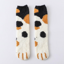 Load image into Gallery viewer, Plush Knit Paw Print Socks
