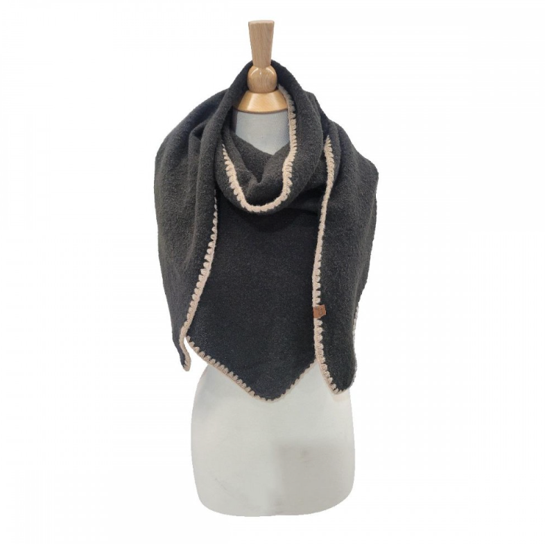 Triangle Blanket Stitch Scarf | Black