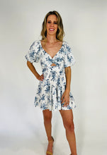 Load image into Gallery viewer, Dresses Molly Puff Sleeve Twist Front Cut Out
