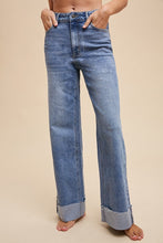 Load image into Gallery viewer, Denim Heidi | 90s Cuffed Hem High-Rise Jeans

