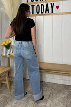 Load image into Gallery viewer, Denim Heidi | 90s Cuffed Hem High-Rise Jeans
