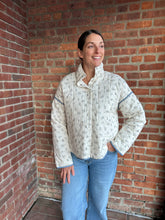 Load image into Gallery viewer, Coats &amp; Jackets Patricia | Ditsy Floral Quilted Spring Jacket
