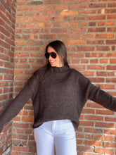 Load image into Gallery viewer, Sweater Miranda | Brown  Mock Neck Oversized Sweater
