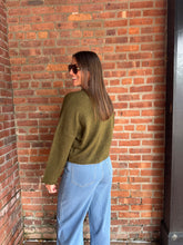 Load image into Gallery viewer, Sweater Olive Martini | Cardigan
