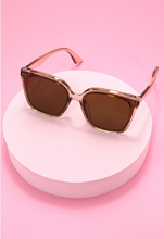 Load image into Gallery viewer, Beige Sunnies | Cindy Square Sunglasses
