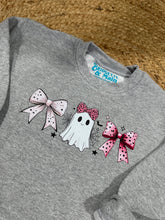 Load image into Gallery viewer, Graphic Halloween Preppy Trio Ghost | Grey Youth
