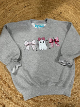 Load image into Gallery viewer, Graphic Halloween Preppy Trio Ghost | Grey Youth
