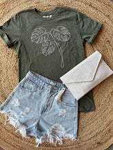 Load image into Gallery viewer, Tops Monstera | Olive Green
