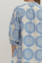 Load image into Gallery viewer, Dresses Evelyn | Blue Print Puff Sleeve Dress
