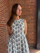 Load image into Gallery viewer, Dresses Greta | Thistle Print Denim Midi Dress
