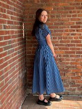 Load image into Gallery viewer, Dresses Gwyneth | Navy Vertical Stripe Zip Dress
