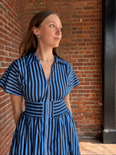 Load image into Gallery viewer, Dresses Gwyneth | Navy Vertical Stripe Zip Dress
