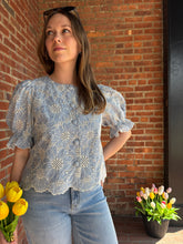 Load image into Gallery viewer, Tops Penelope | Chambray Floral Embroidered Top
