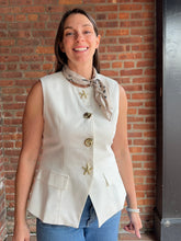 Load image into Gallery viewer, Tops Seashell Button Vest Off-White
