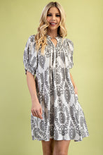 Load image into Gallery viewer, Dresses Cecelia | Black Puff Sleeve Yoke
