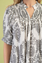 Load image into Gallery viewer, Dresses Cecelia | Black Puff Sleeve Yoke
