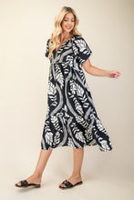 Load image into Gallery viewer, Dresses Rowan | Boho Floral Midi Dress Black
