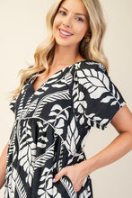 Load image into Gallery viewer, Dresses Rowan | Boho Floral Midi Dress Black
