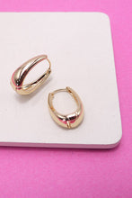 Load image into Gallery viewer, Jewelry Oval Chunky Huggie Hoop Earring | Gold
