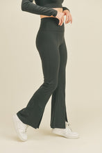 Load image into Gallery viewer, Bottoms Everyday Flare Split Leggings  | Black
