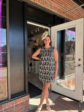 Load image into Gallery viewer, Dresses Chamomile Hills Mini Shift Dress | Black Daisy Aline
